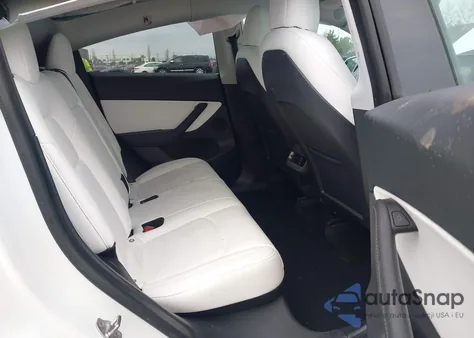 2021 Tesla Model Y Long Range Dual Motor All-Wheel Drive z USA, uszkodzony, nr VIN 5YJYGDEE8MF140248